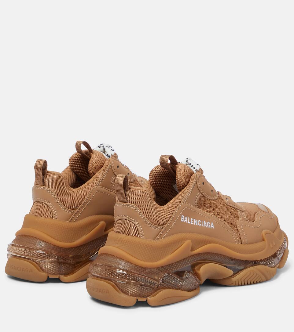 BALENCIAGA photo