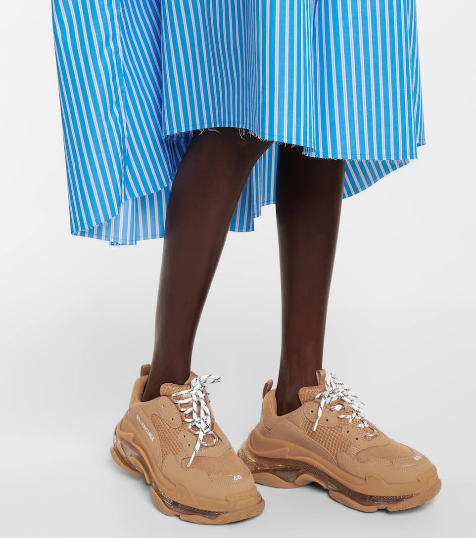BALENCIAGA photo