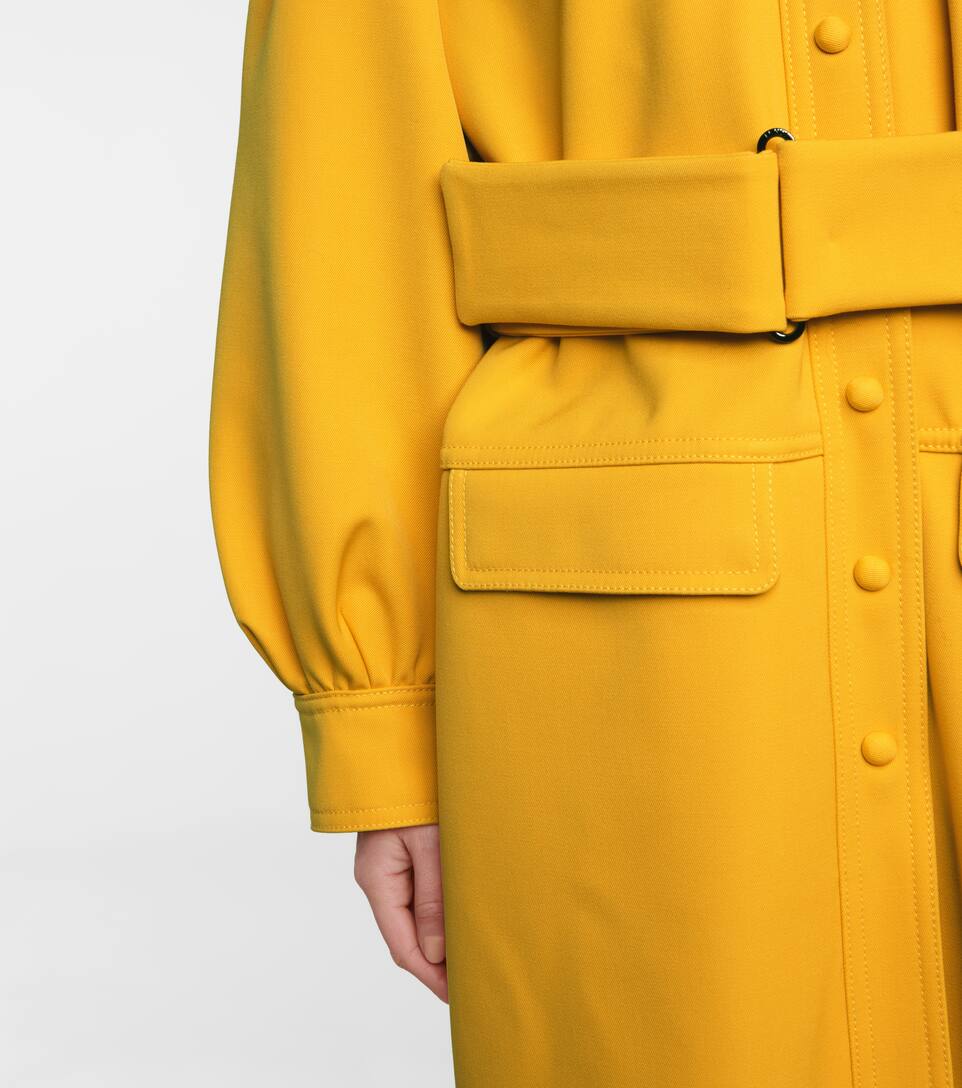 配腰带羊毛华达呢大衣