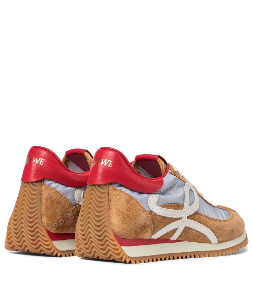 flow绒面革和网布运动鞋