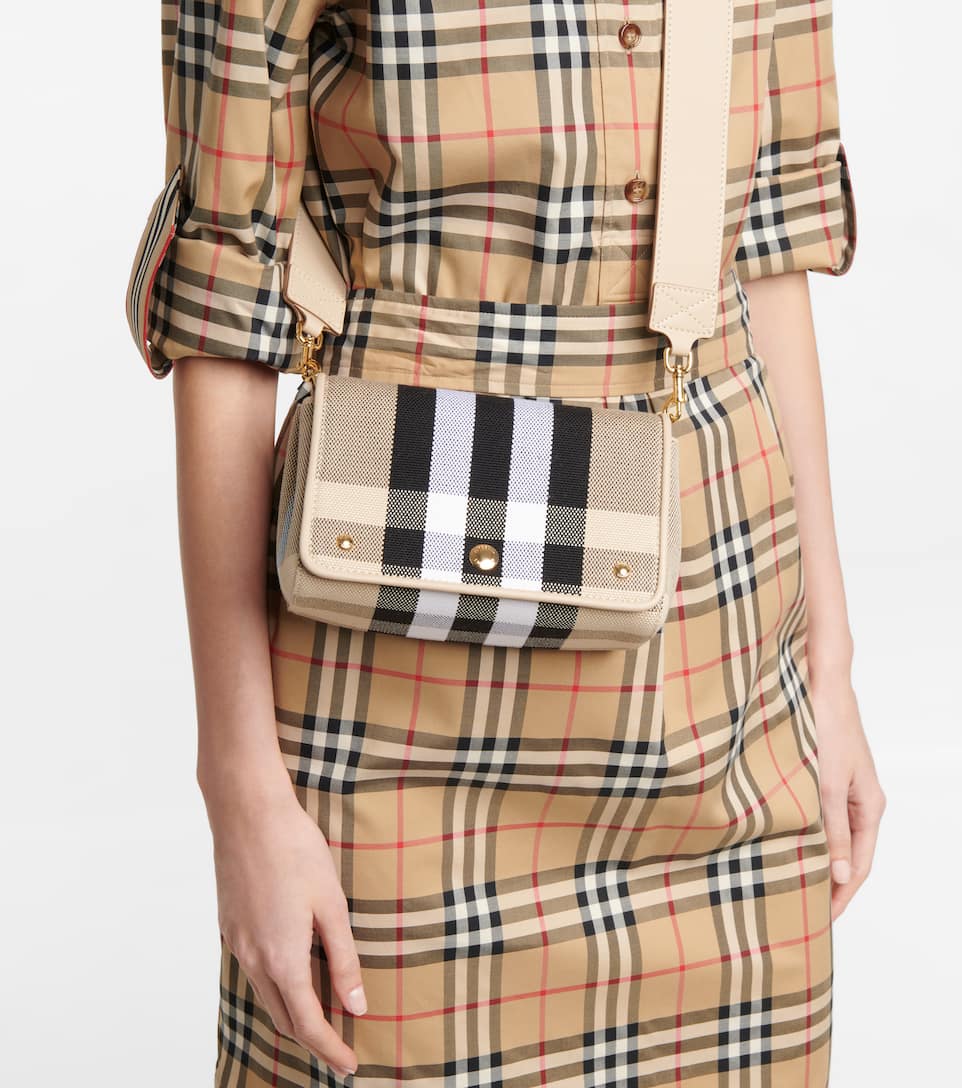 burberry hackberry TGS A.A